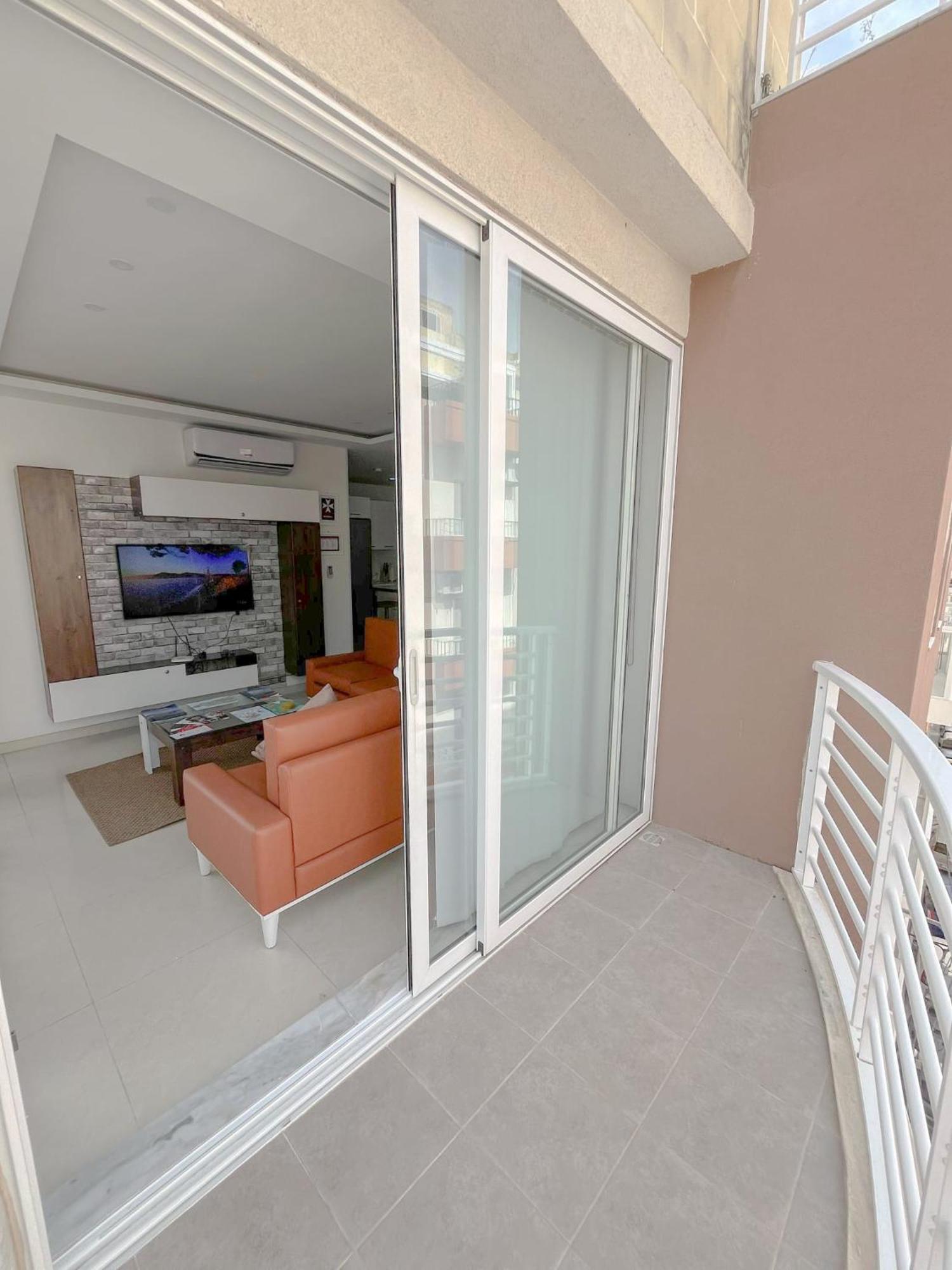 Apartament In Ta' Xbiex 3Br- 3 Min Yatch Marina Msida Extérieur photo