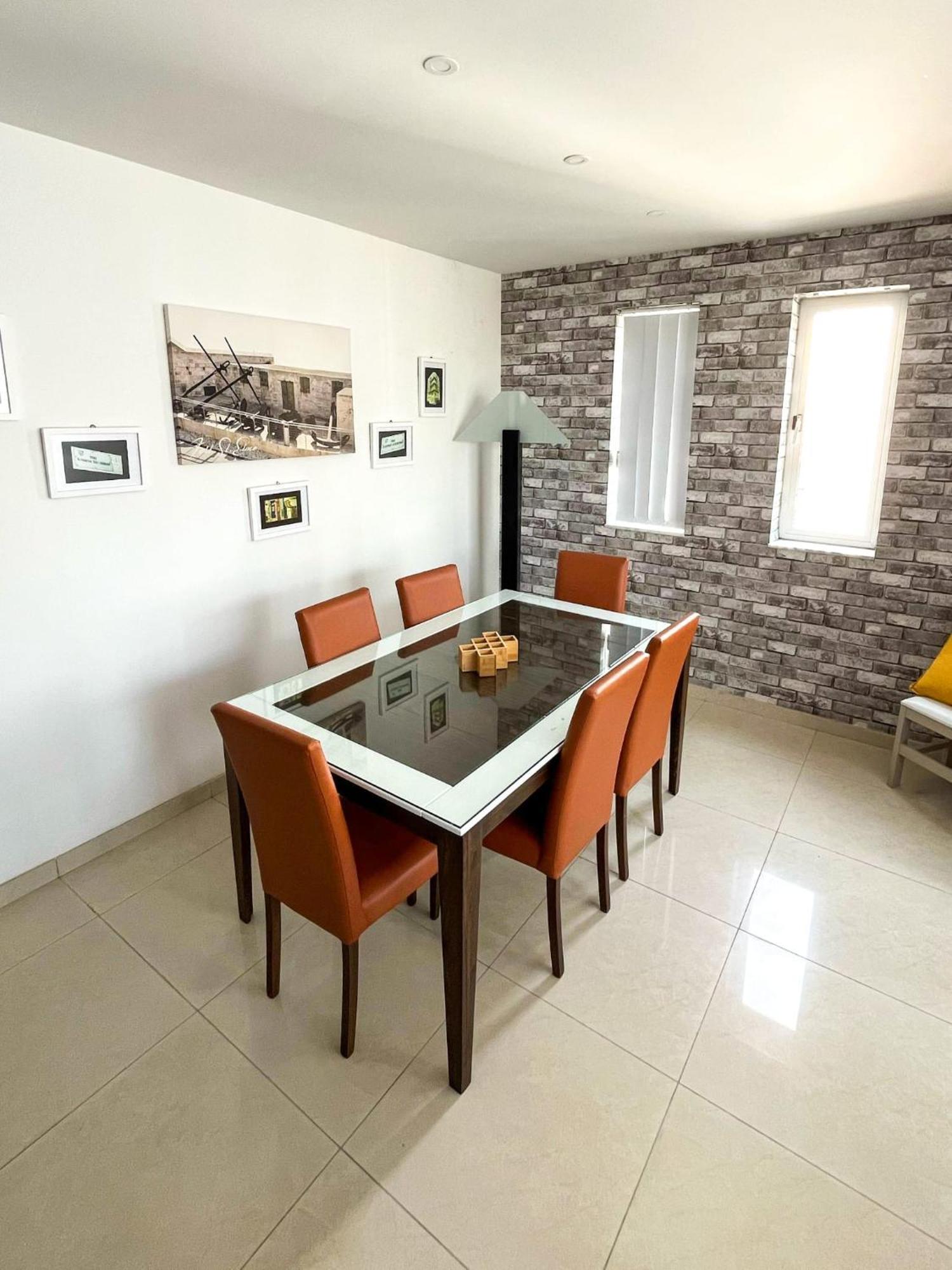 Apartament In Ta' Xbiex 3Br- 3 Min Yatch Marina Msida Extérieur photo